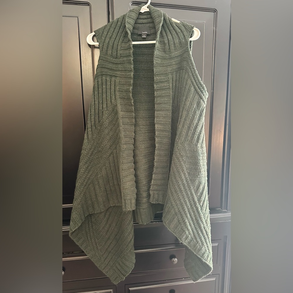 Elegant Green Women's Sweater
